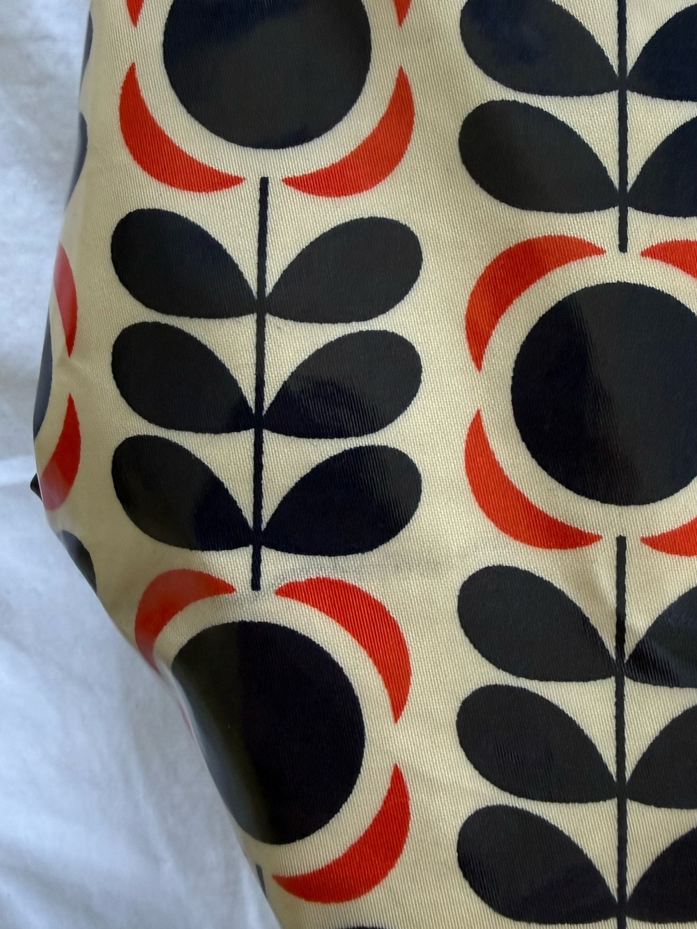 Orla Kiely Classic Flower and Stem Pattern Bag - Picture 12 of 16